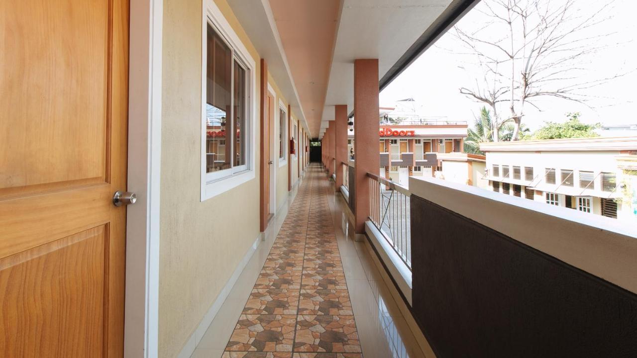 Reddoorz Plus Near Lapasan Plaza Cagayan De Oro Ngoại thất bức ảnh