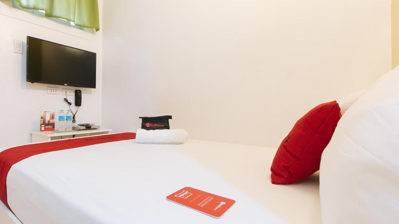 Reddoorz Plus Near Lapasan Plaza Cagayan De Oro Ngoại thất bức ảnh